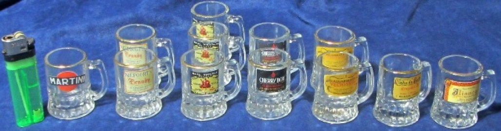 CHUPITOS-CRISTAL-EN-FORMA-JARRA-CERVEZA-5CM-ALTURA.jpg